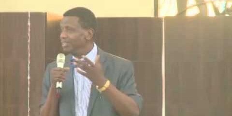 Video of Pastor Adeboye Endorsing Osinbajo in the Presence of Jonathan Goes Viral [Watch]