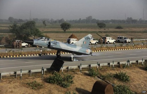 India lands jet fighter on highway as part of trial