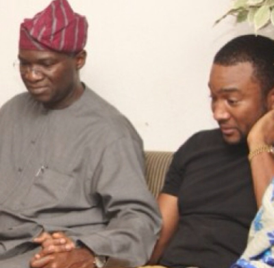 Lagos Governor Fashola Pays A Condolence Visit To The Ogunro Family