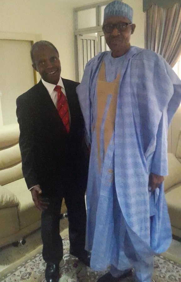 APC Presidential Candidate Takes ‘Selfie’ With His New Running Vice