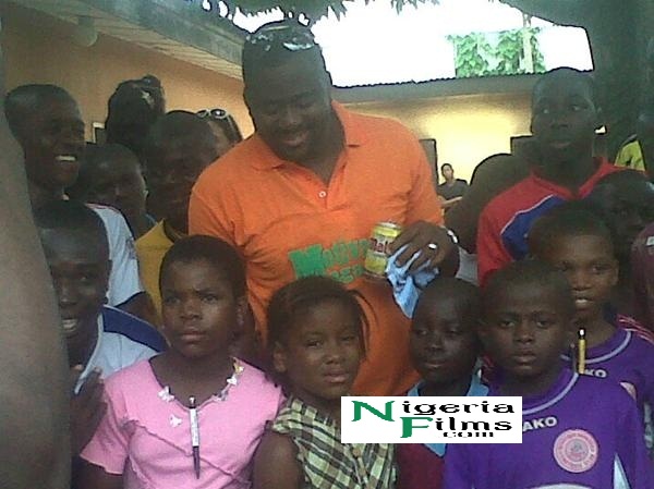 Desmond elliot visits Benue Orphanage