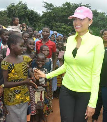 Edo First Lady, Iara Oshiomole Blesses IDP With N2M ( Photos)