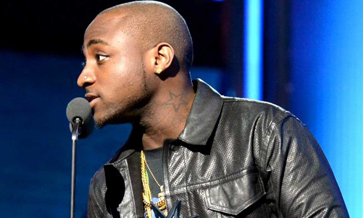 Davido Praises His Father For Sponsoring 200 Students in School