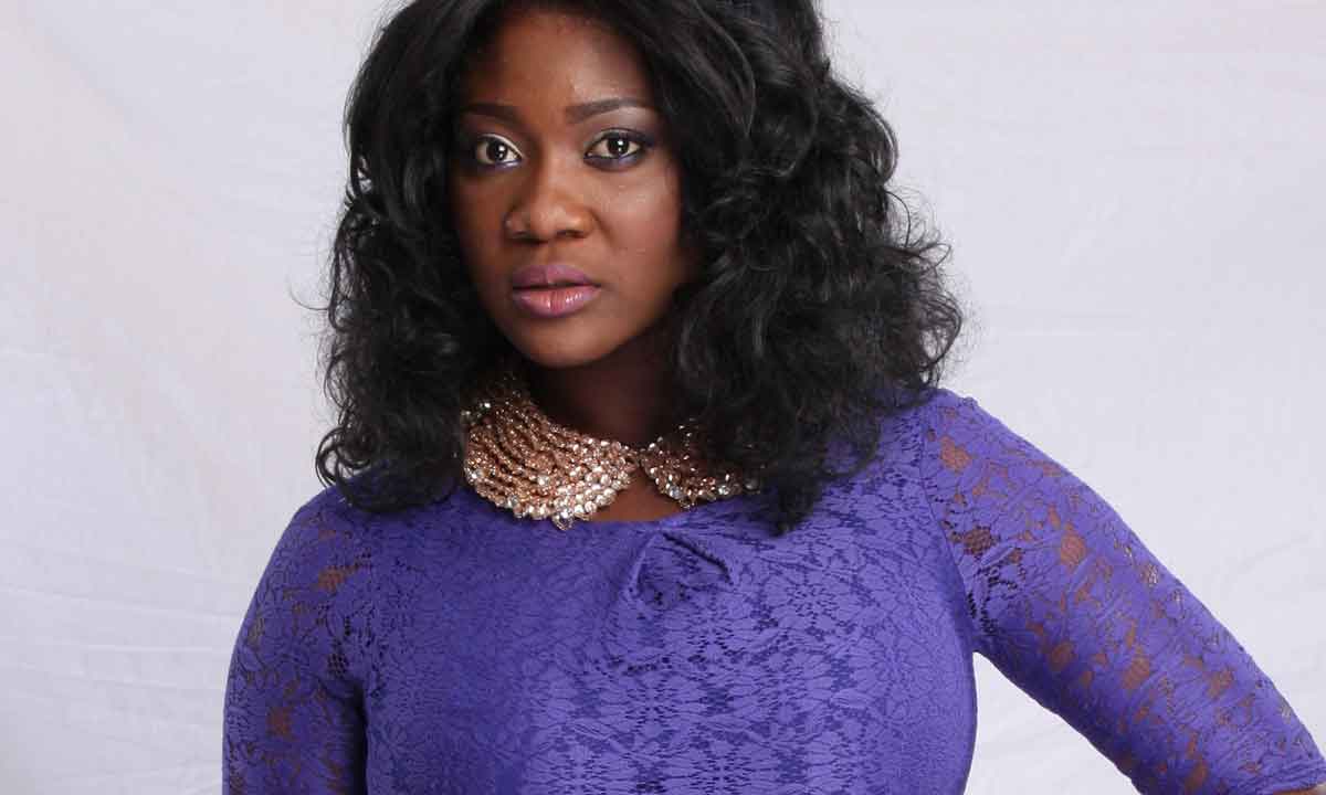 Mercy Johnson in Tears, Begs P-Square to Unite