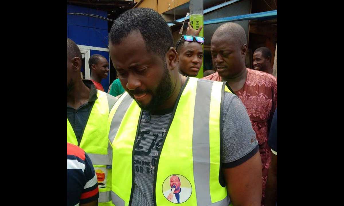 OMG: See What Desmond Elliot is About Doing in Surulere (photos)