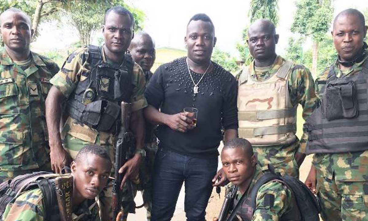 Duncan Mighty Ends Meeting with Niger Delta Avengers (photo)