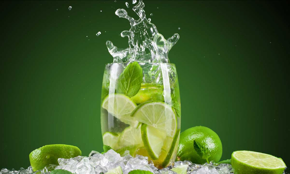 Six benefits of drinking lemon water