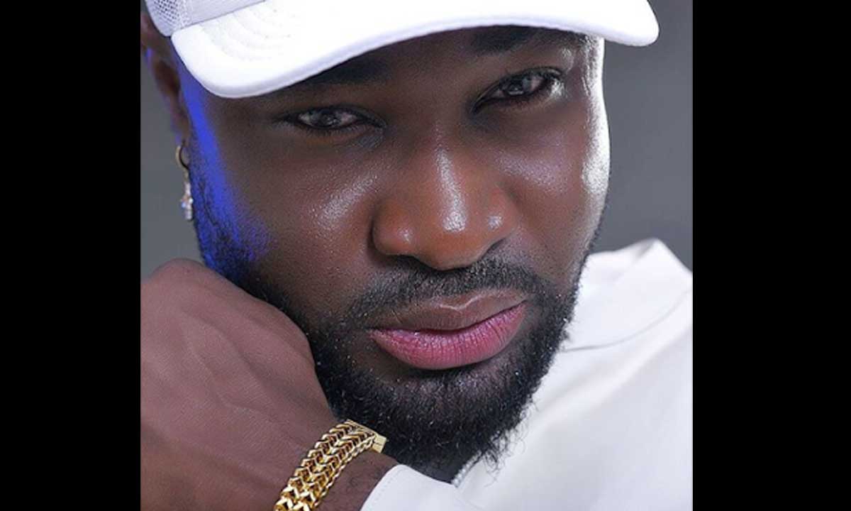 Make-up and Lipstick photos: Harrysong goes hard on fans condemning him