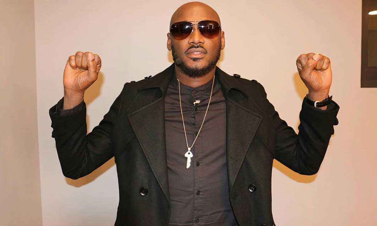 2Face Visits Italy’s Largest Church, Duomo di Milano