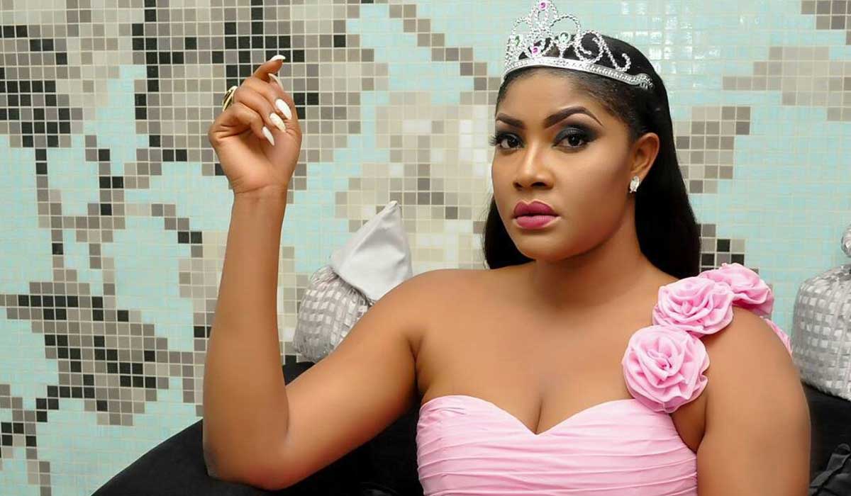 Actress Angela Okorie dares ‘haters’ on Instagram to drop their house address (Photos)