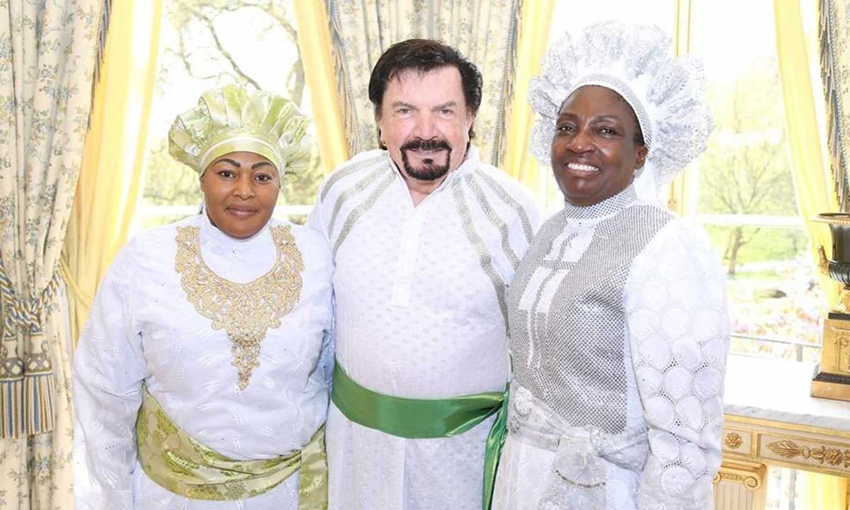 New Dawn for Nigeria: Rev. Mike Murdock Visits White Garment Church (photos)