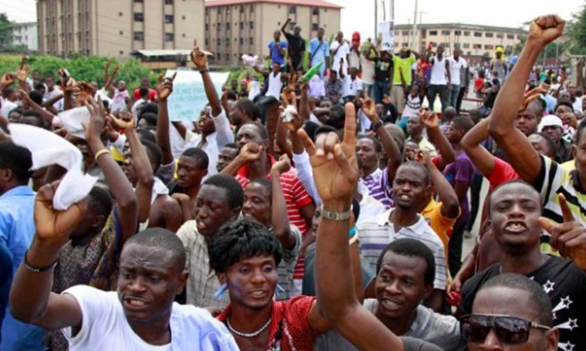 WASSCE Candidates Protest For Relocation of Exam Venue Outside State Because of Election