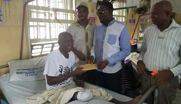 See Emeka Ike’s Act of Philantrophy as He Visits Amputee Actor, Actor, Tunde Alabi in Hospital