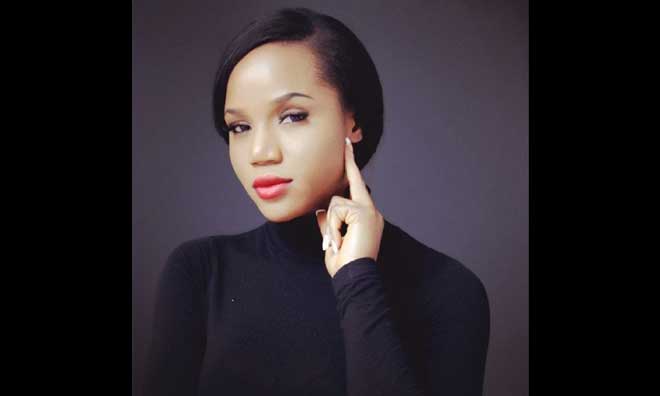 Exposed! Maheeda  Wear One Pant For Many Days
