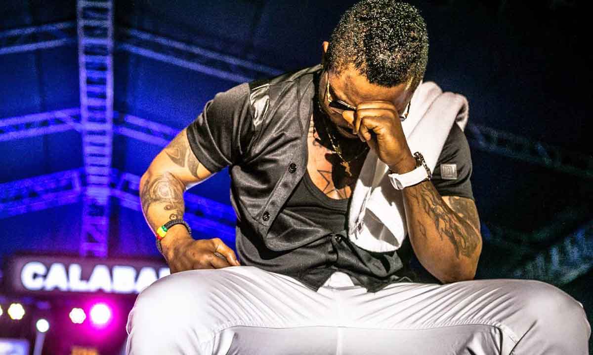 Singer Oritsefemi Beaten Up For Slapping A Bouncer At Quilox Night Club (Pics, Video)