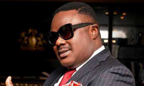 Governor Ben Ayade’s Aide Beaten For Stealing Students Money