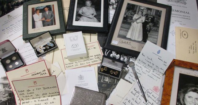 Princess Diana’s Letters Sell for $18,600 (Pictures)