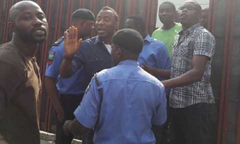 Police Arrests Sahara Reporters’ Publisher, Omoyele Sowore in Lagos (Photo)