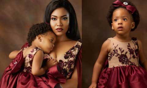 Anna Banner And Her Daughter Look Perfect In Matching Outfits
