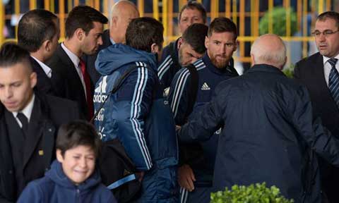 See What Lionel Messi Did After A Boy Broke Through Security To Meet Him (Photos)
