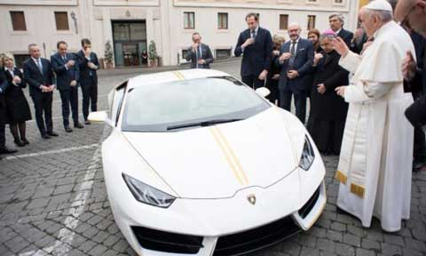 Daddy freeze reacts to the Pope Lamborghini to charity