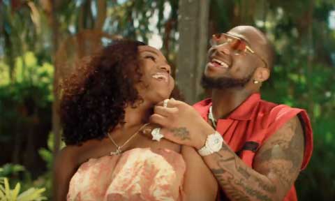 Davido’s Girlfriend Chioma Reacted On Abandoned Her Education For The Singer
