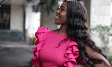 Davido’s Girlfriend, Chioma “Swept” The Street With Pink Jumpsuit