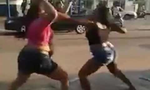 2 Nollywood Actresses Fight Dirty in Oshodi Market Over……